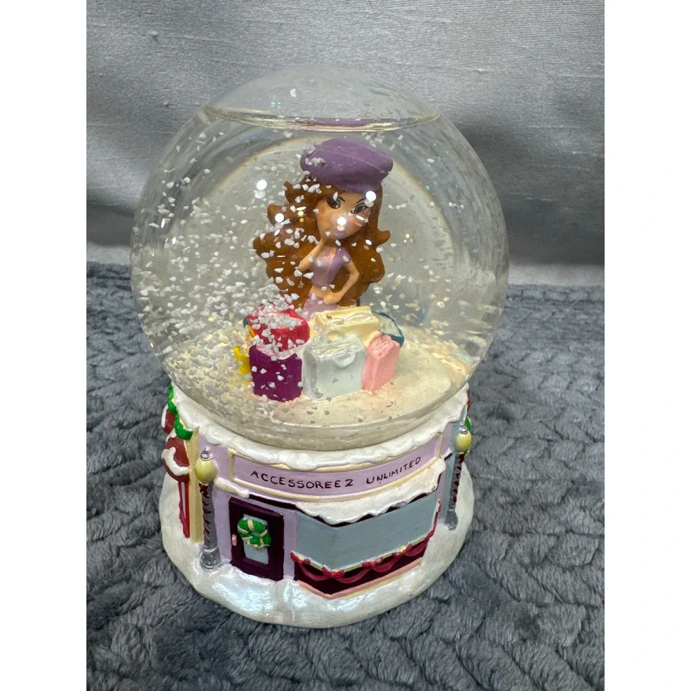 Bratz Enesco Musical Snow‎ Globe Deck the Halls Shopping Theme Y2K Collectible